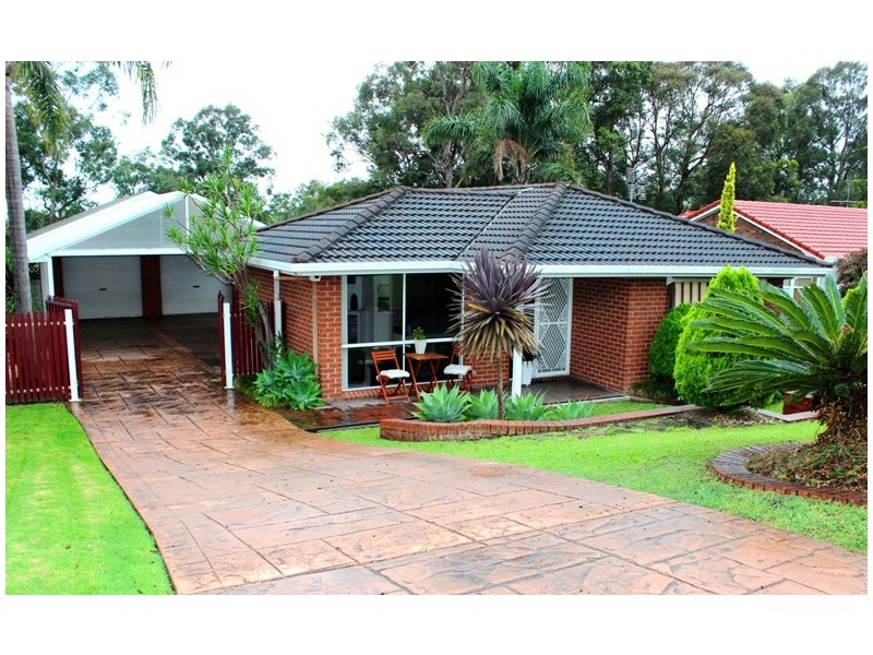 33 Scarborough Crescent, Albion Park NSW 2527