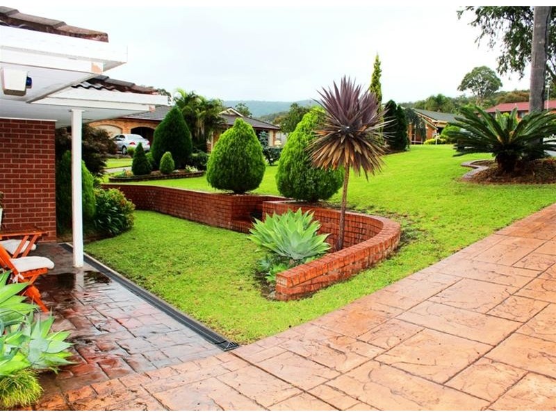 33 Scarborough Crescent, Albion Park NSW 2527