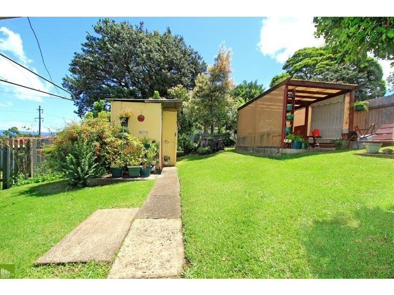 12 Hickman Street, Mount Saint Thomas NSW 2500