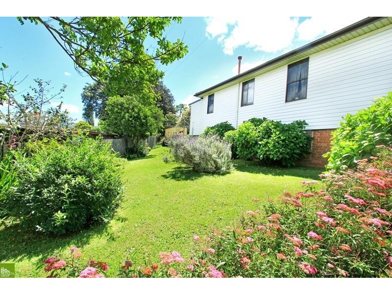 12 Hickman Street, Mount Saint Thomas NSW 2500