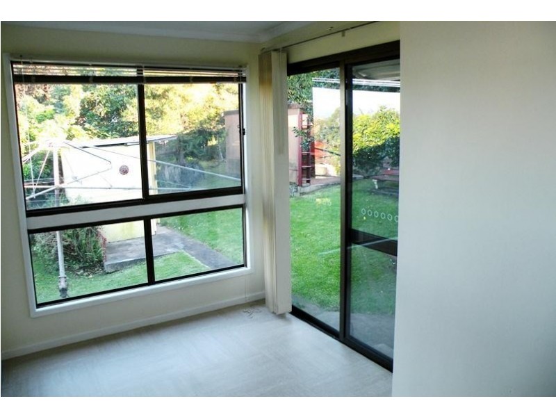 12 Hickman Street, Mount Saint Thomas NSW 2500