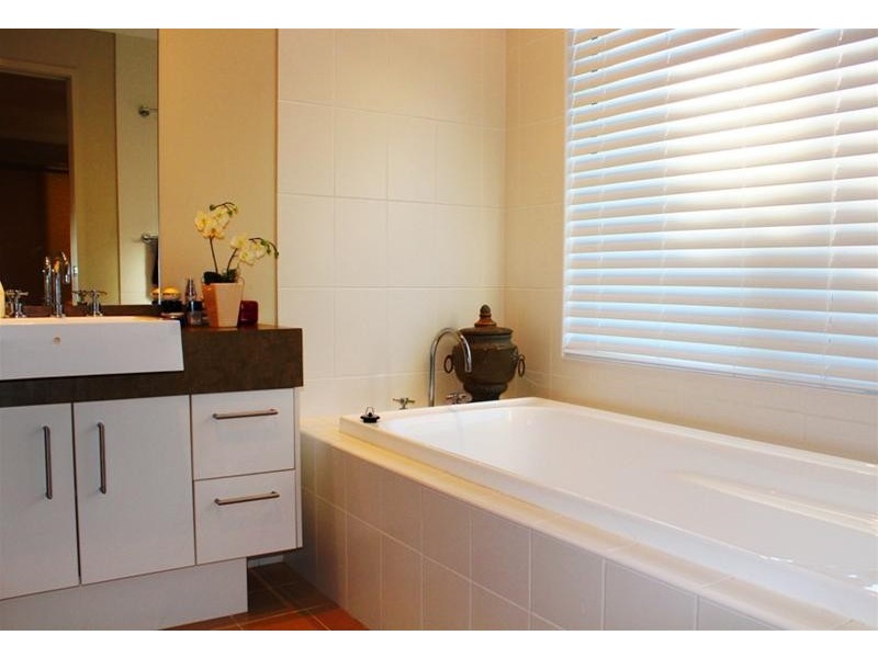 26 Waterview Avenue, Haywards Bay NSW 2530