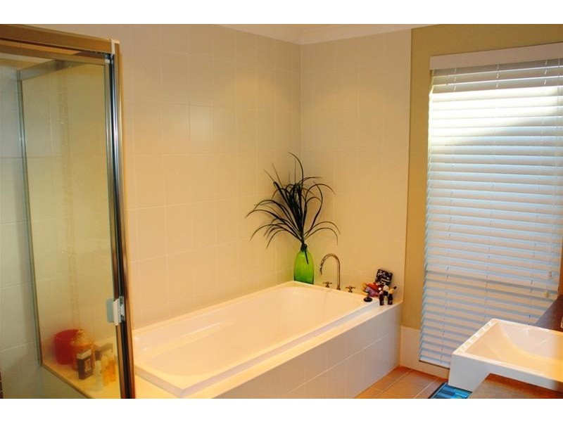 26 Waterview Avenue, Haywards Bay NSW 2530