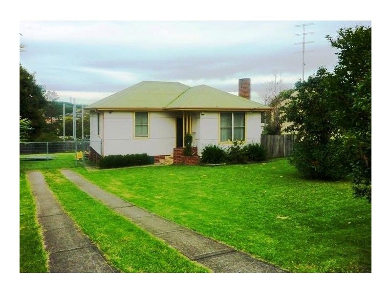 77 Farmborough Road, Unanderra NSW 2526
