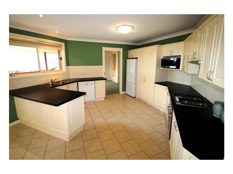 9 Chardonnay Avenue, Dapto NSW 2530