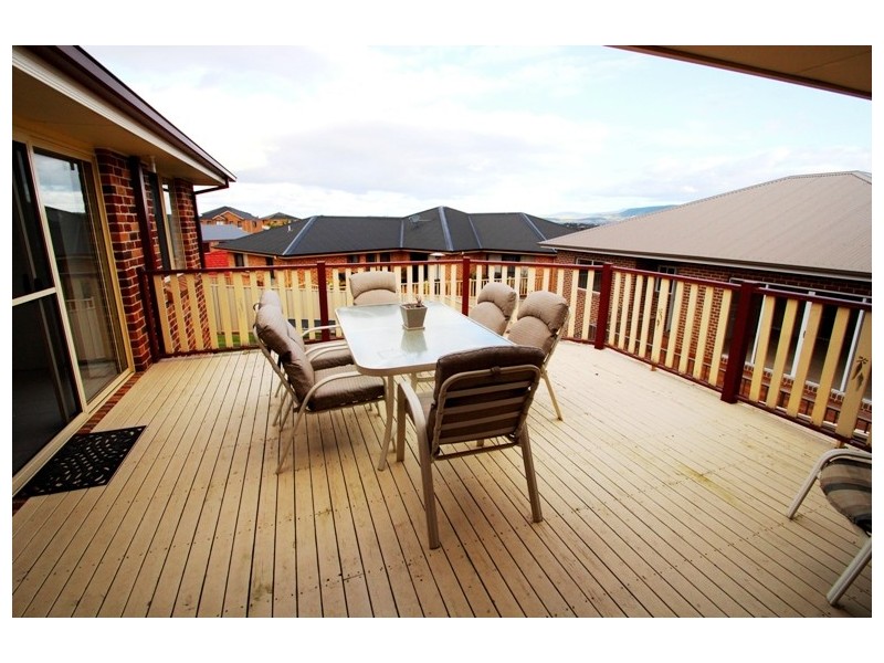 9 Chardonnay Avenue, Dapto NSW 2530