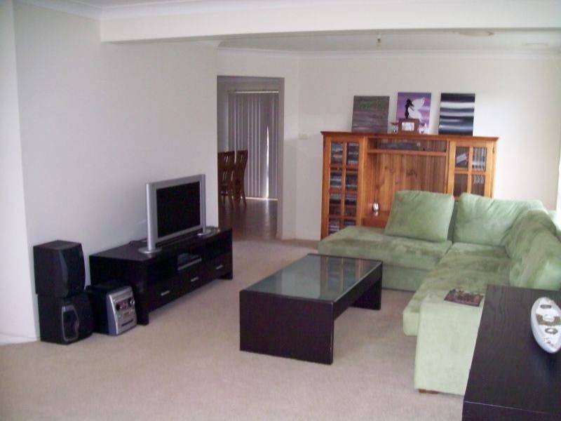 9 Mundoonen Crescent, Horsley NSW 2530