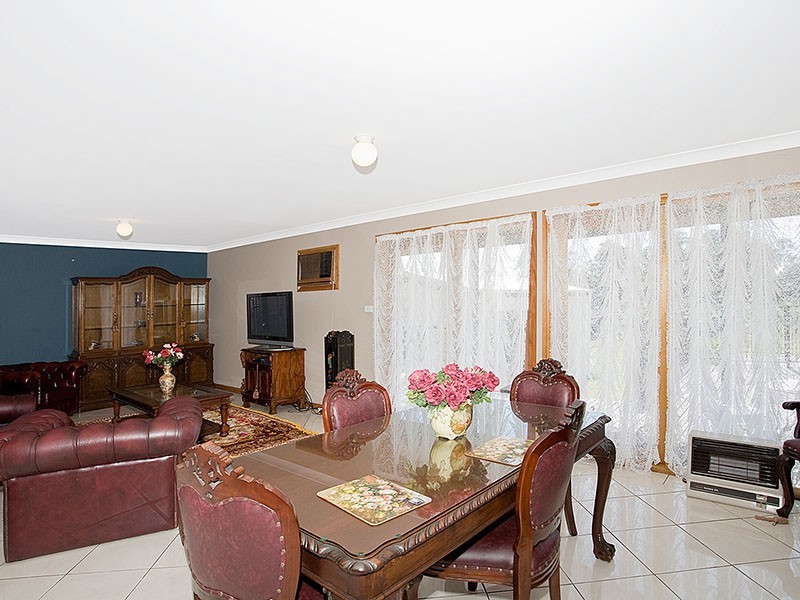 66 Rondanella Drive, Kanahooka NSW 2530