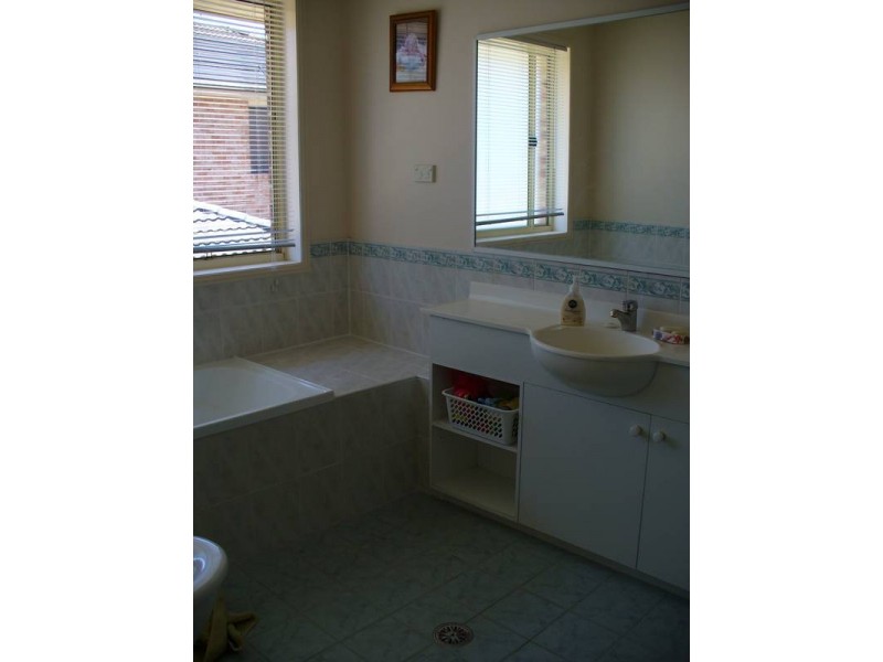 2 Dombarton Place, Horsley NSW 2530