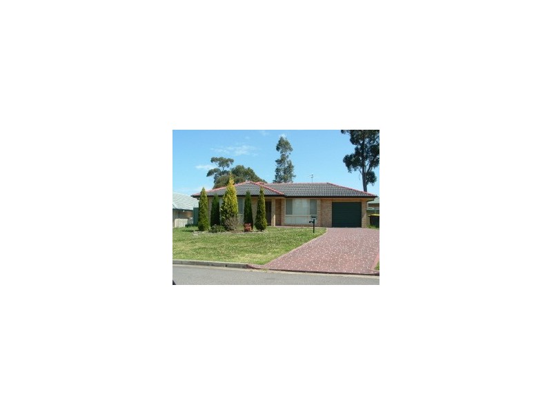 13 Robina Ave, Medowie NSW 2318
