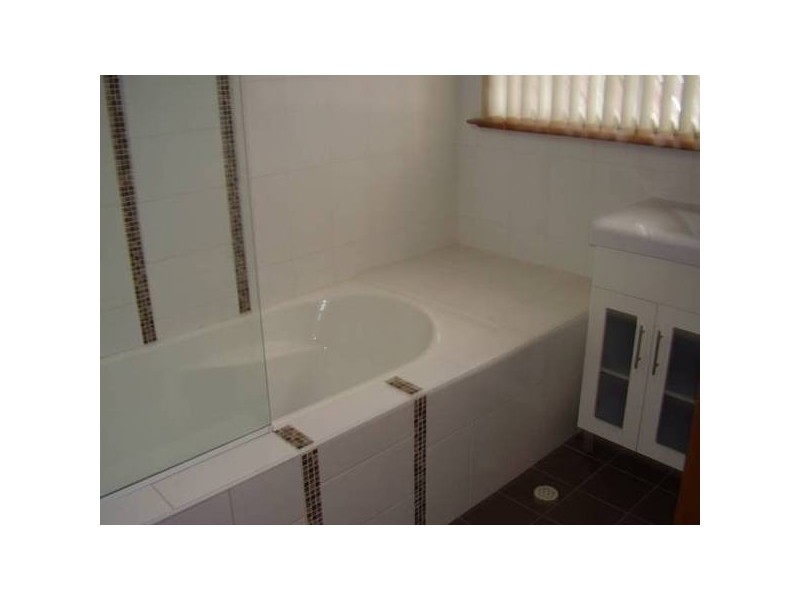 Crambronne Parade, Elermore Vale NSW 2287