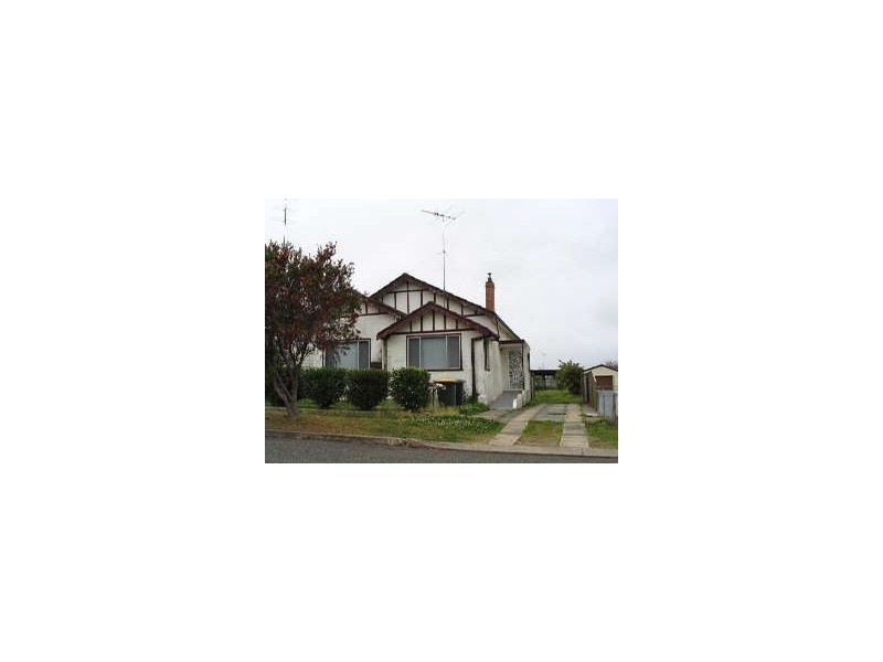 12 Albert Street, Belmont NSW 2280