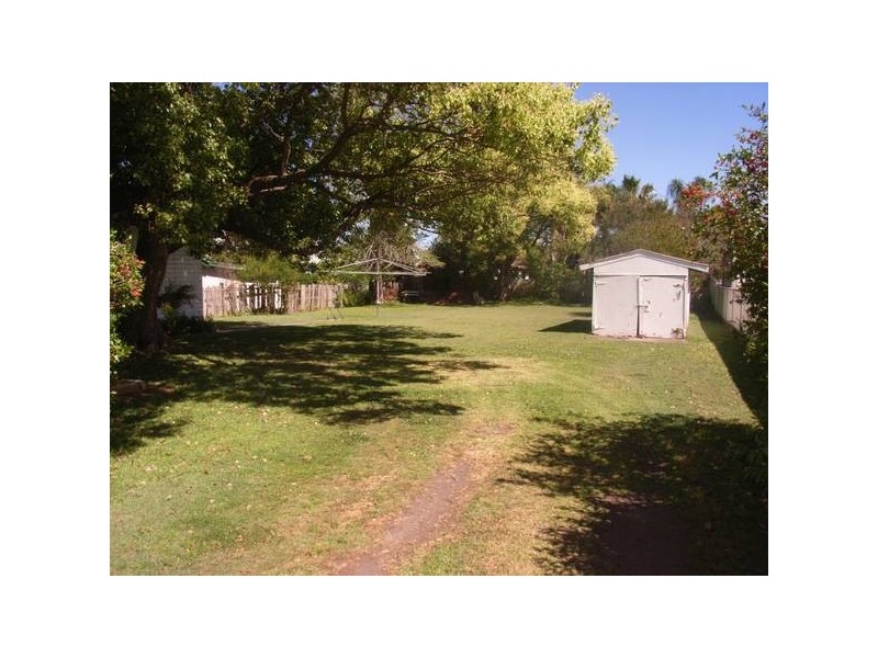 33 Jones Avenue, Warners Bay NSW 2282