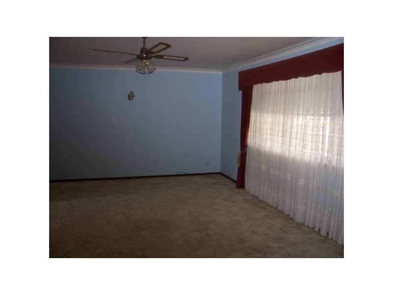 8 Longworth Aveune, Cardiff NSW 2285