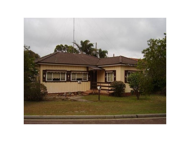 25 Beach Street, Belmont South NSW 2280