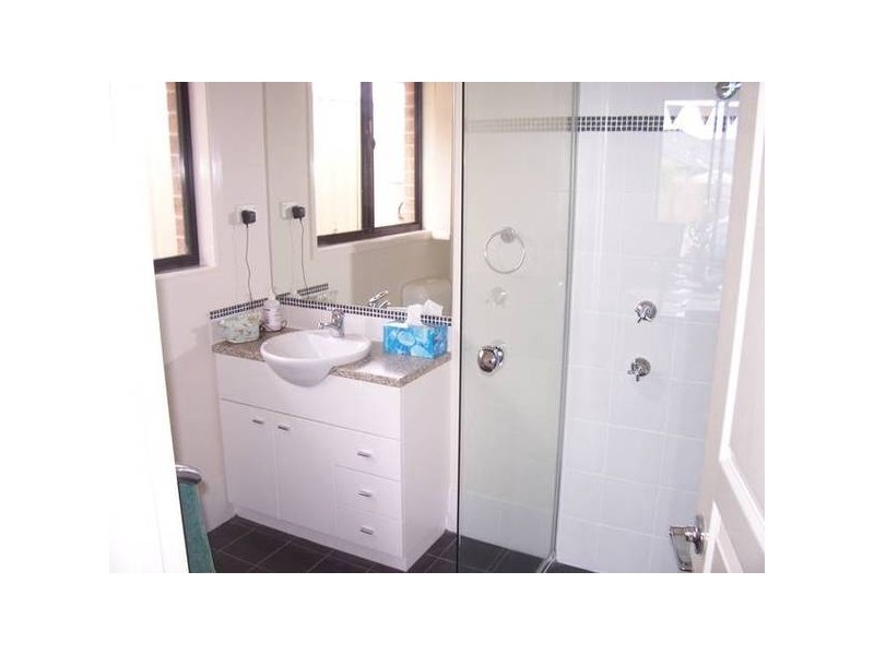 33 Dunbar Street, Cameron Park NSW 2285