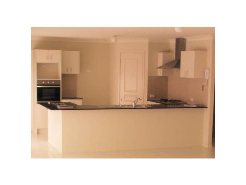 33 Dunbar Street, Cameron Park NSW 2285