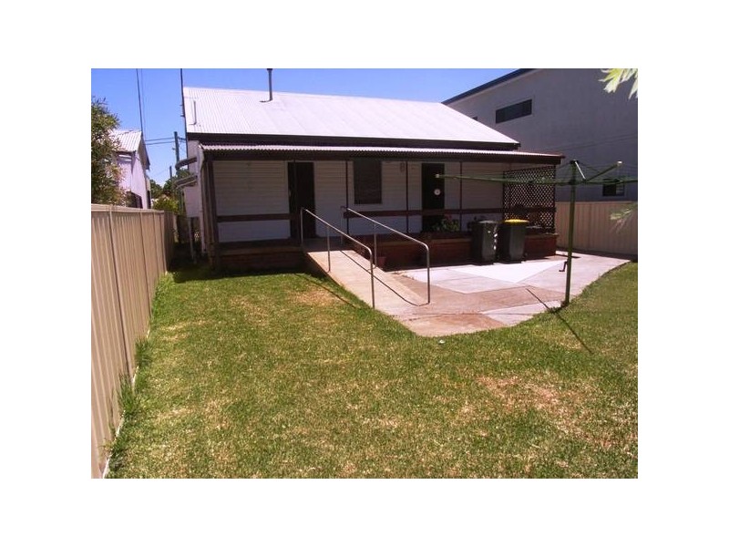 12 Lorna Street, Pelican NSW 2281