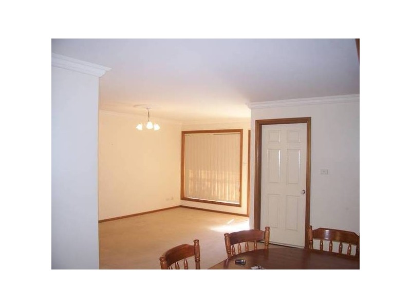 2/8 Excalibur Parade, Valentine NSW 2280