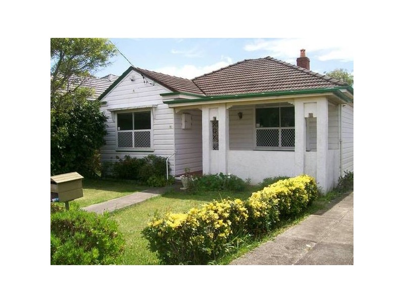 Hamilton South NSW 2303