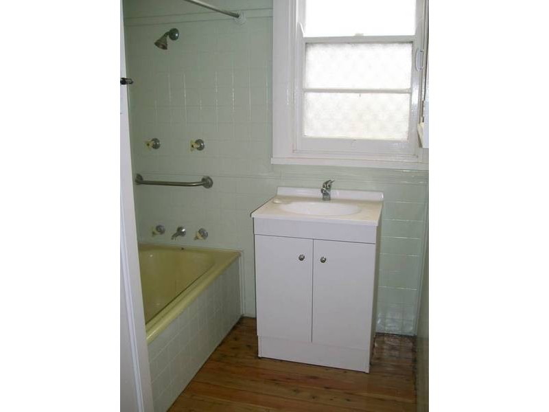 Hamilton South NSW 2303