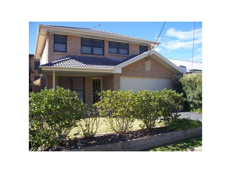 18 Mary Street, Merewether NSW 2291