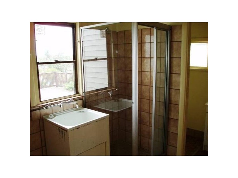 9 Bellevue Road, Belmont NSW 2280