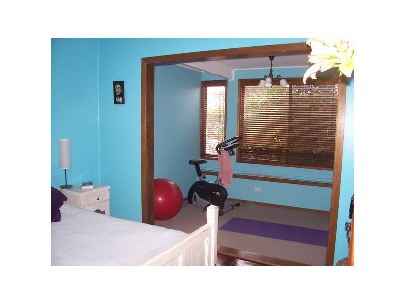 64 Wood Street, Redhead NSW 2290