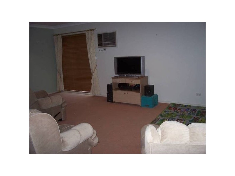 9 Woodside Drive, Eleebana NSW 2282