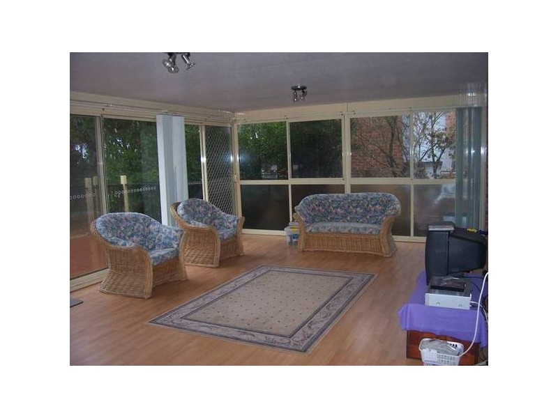 9 Woodside Drive, Eleebana NSW 2282