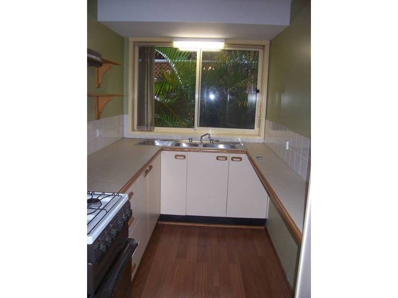 9 Woodside Drive, Eleebana NSW 2282