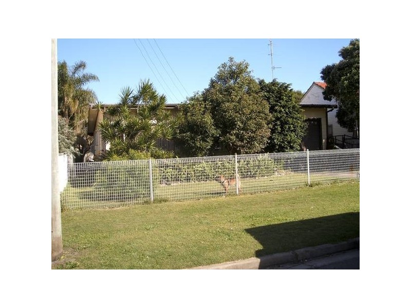 Pelican NSW 2281
