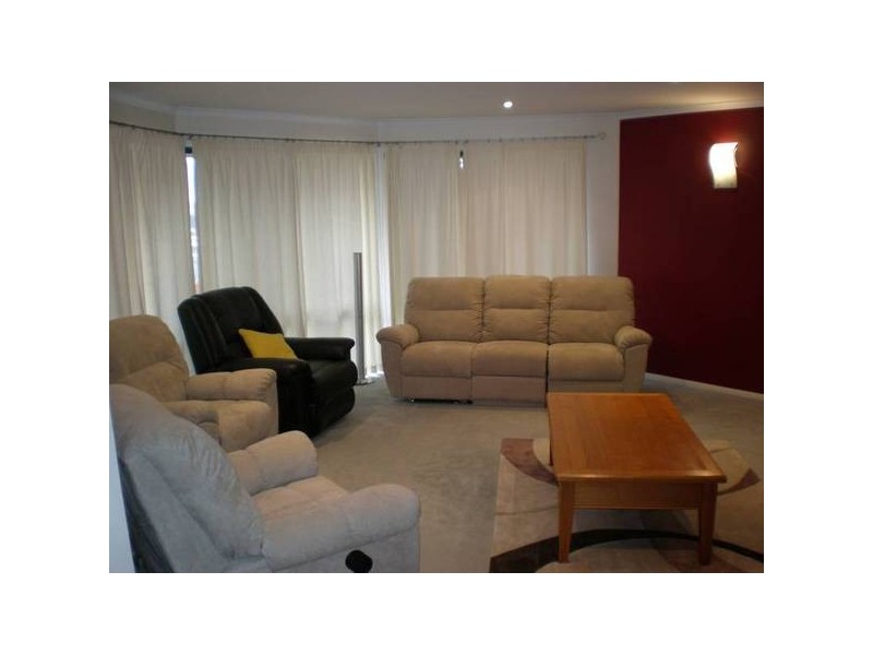 26 Faulkland Crescent, Maryland NSW 2287