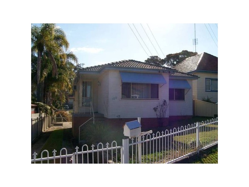 100 Floraville Road, Floraville NSW 2280