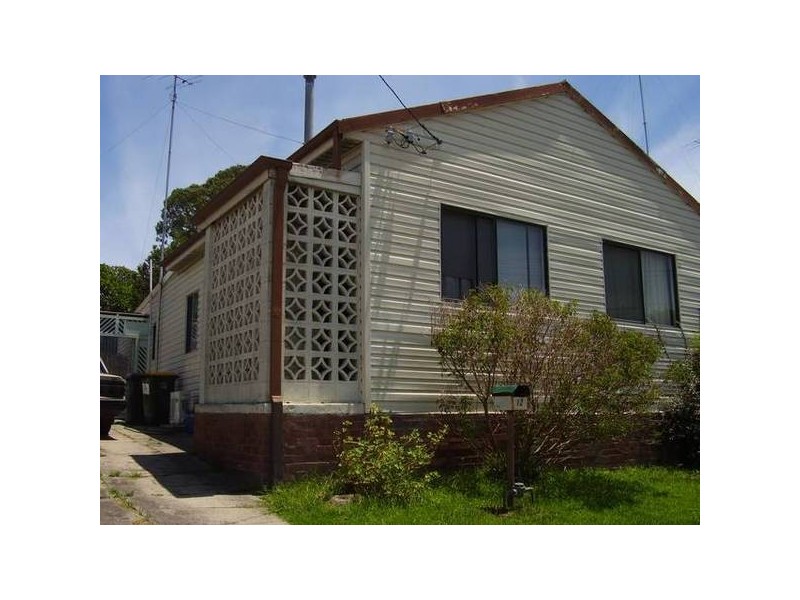 12 Lewers Street, Belmont NSW 2280