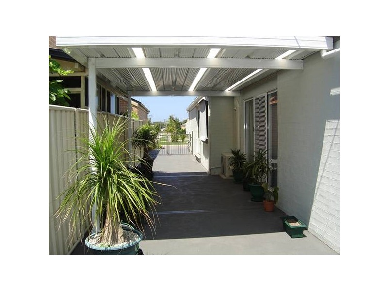 Blacksmiths NSW 2281