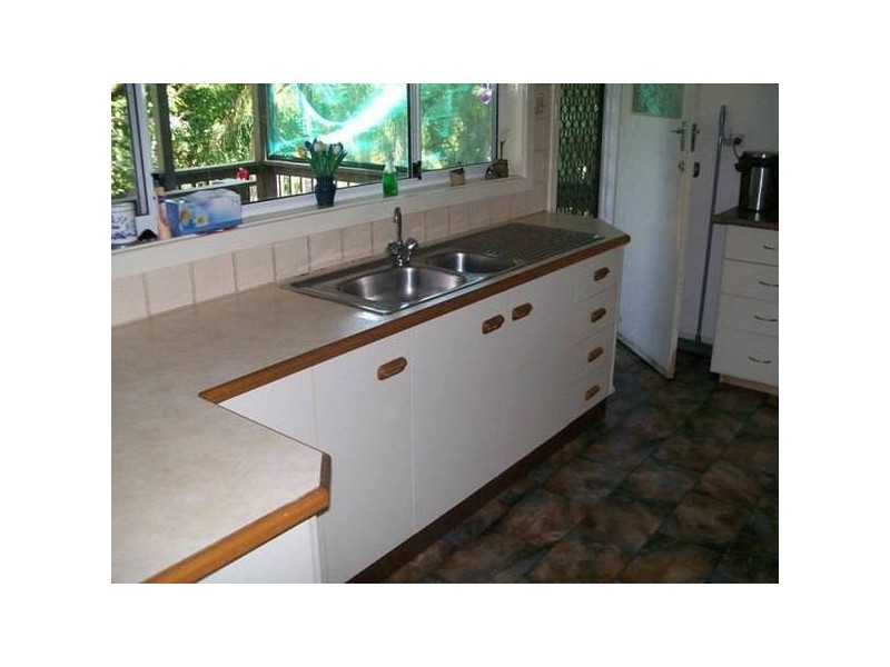 8 Macquarie Drive, Belmont NSW 2280