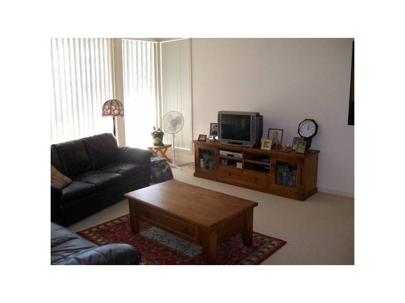 8 Macquarie Drive, Belmont NSW 2280