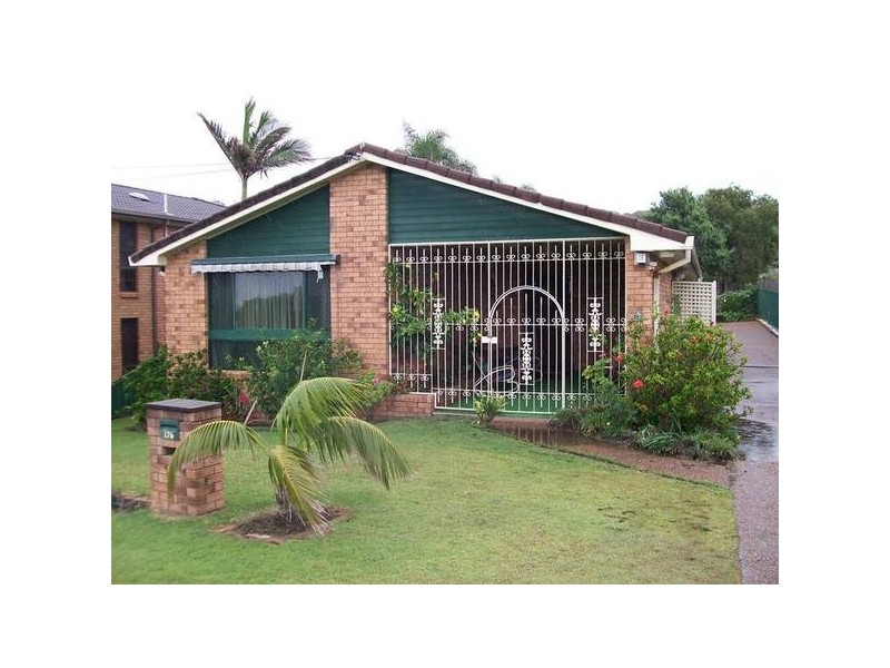 126 Caves Beach Road, Caves Beach NSW 2281