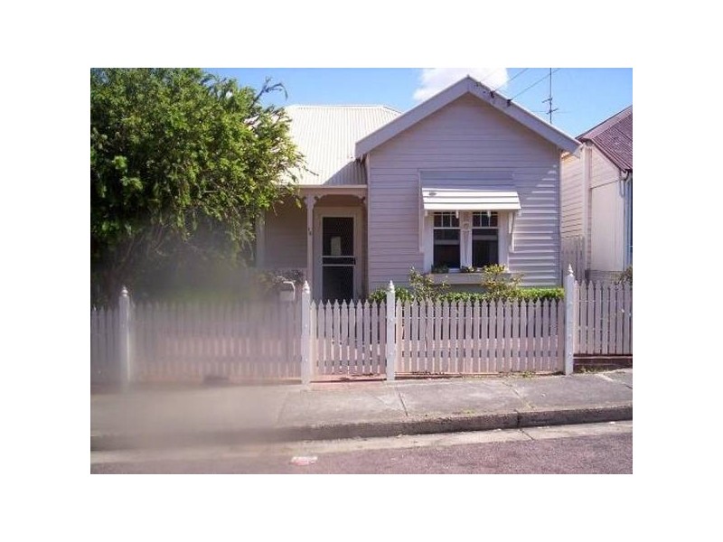 10 Kerr Street, Mayfield NSW 2304