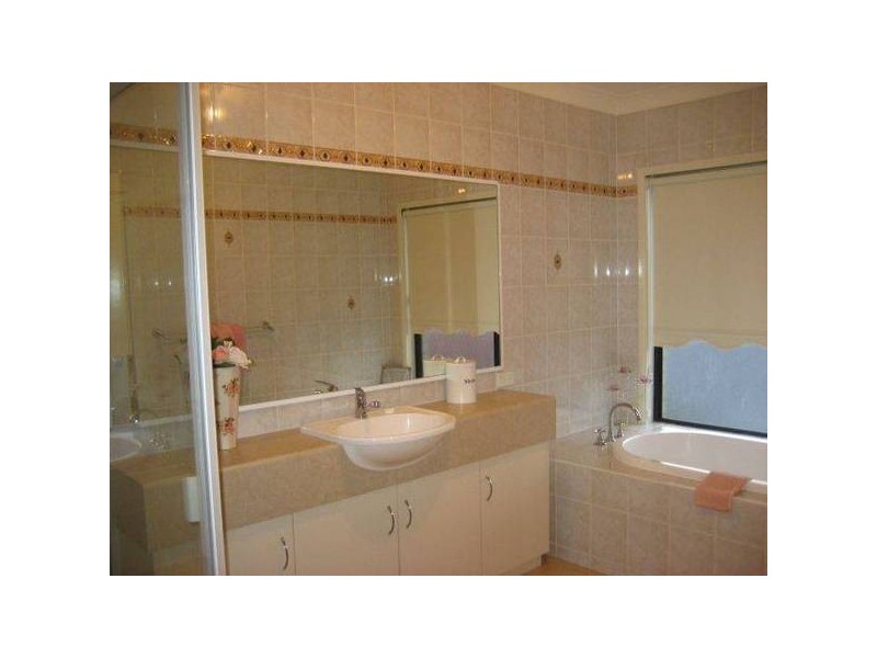 6 Bowerbird Street, Maryland NSW 2287