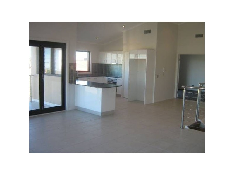 10 Booth Street, Stockton NSW 2295