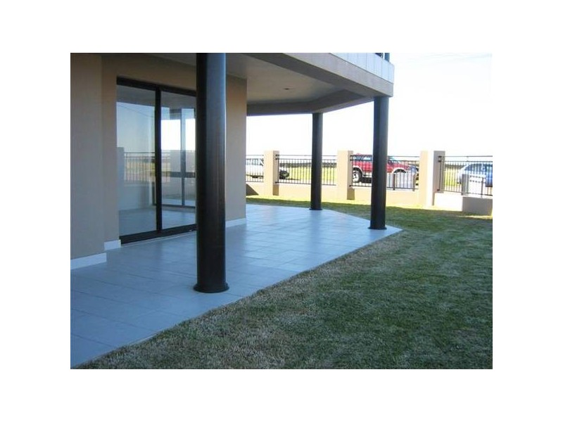 10 Booth Street, Stockton NSW 2295