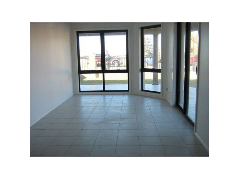 10 Booth Street, Stockton NSW 2295