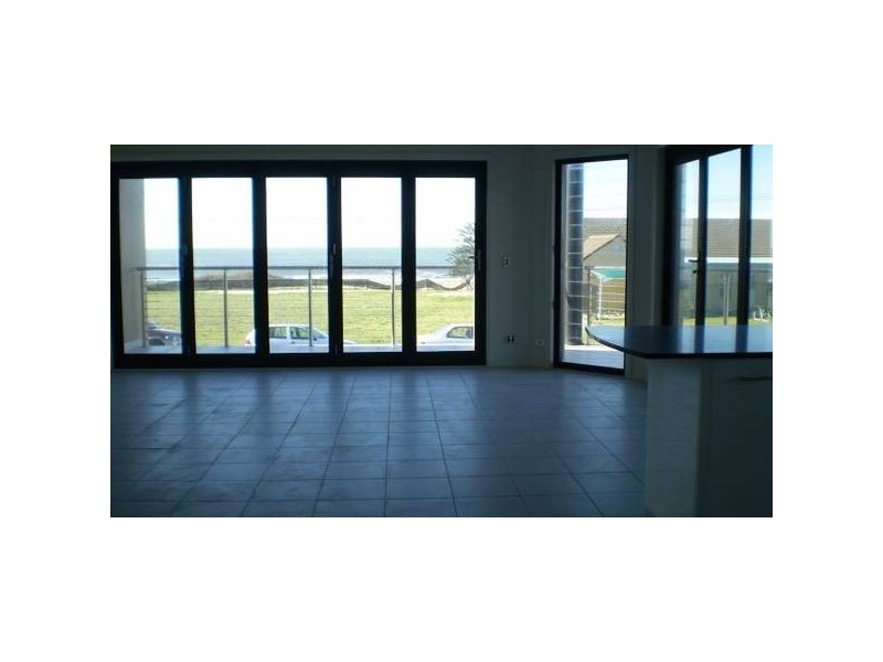 10 Booth Street, Stockton NSW 2295