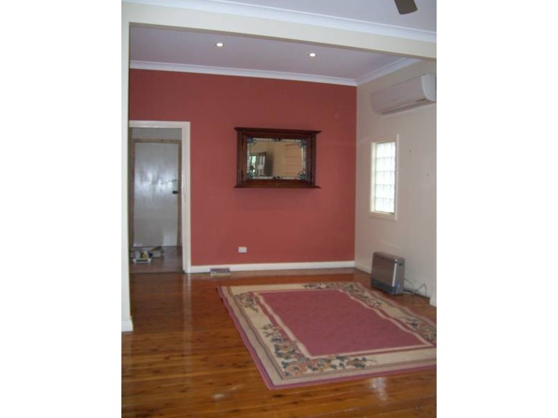 7 Mort Street, Shortland NSW 2307