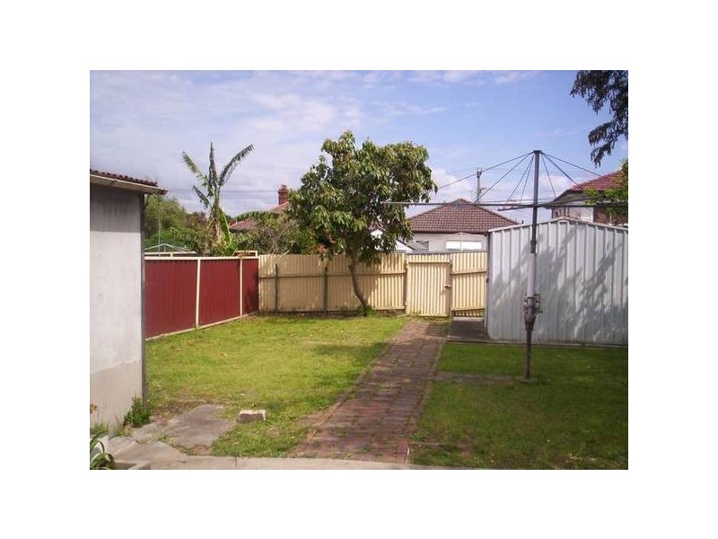 8 Kerr St, Mayfield NSW 2304