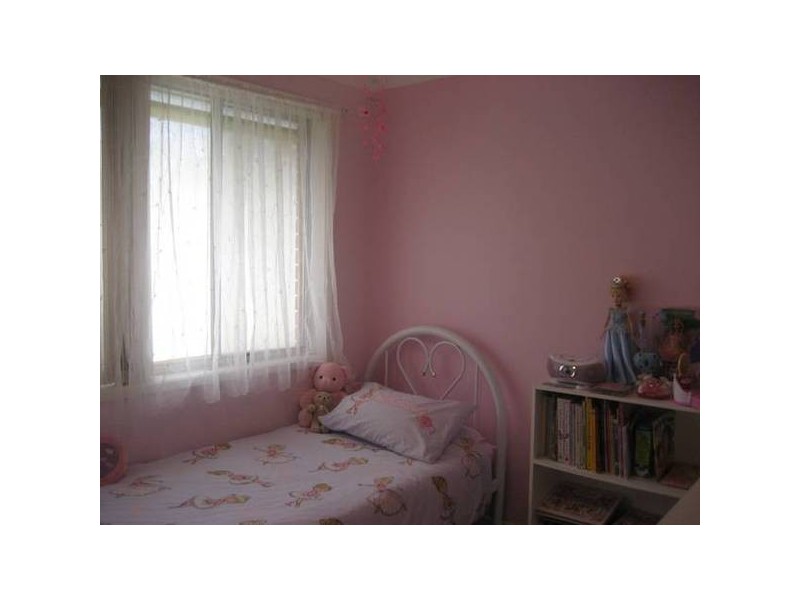 4 Benalla Close, Maryland NSW 2287