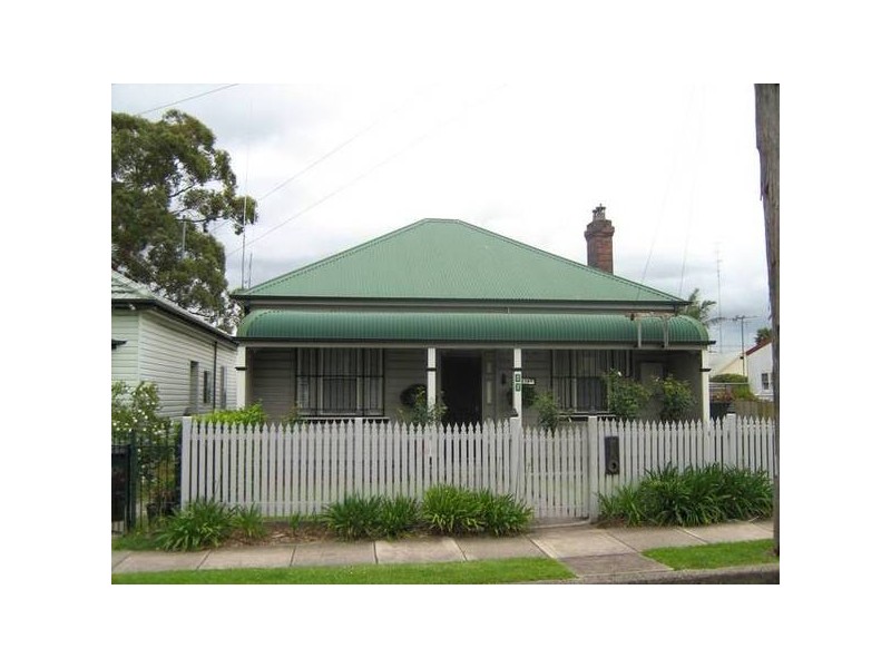 22 Barton St, Mayfield NSW 2304
