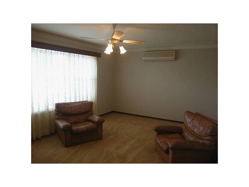 27 Chelmsford Drive, Metford NSW 2323